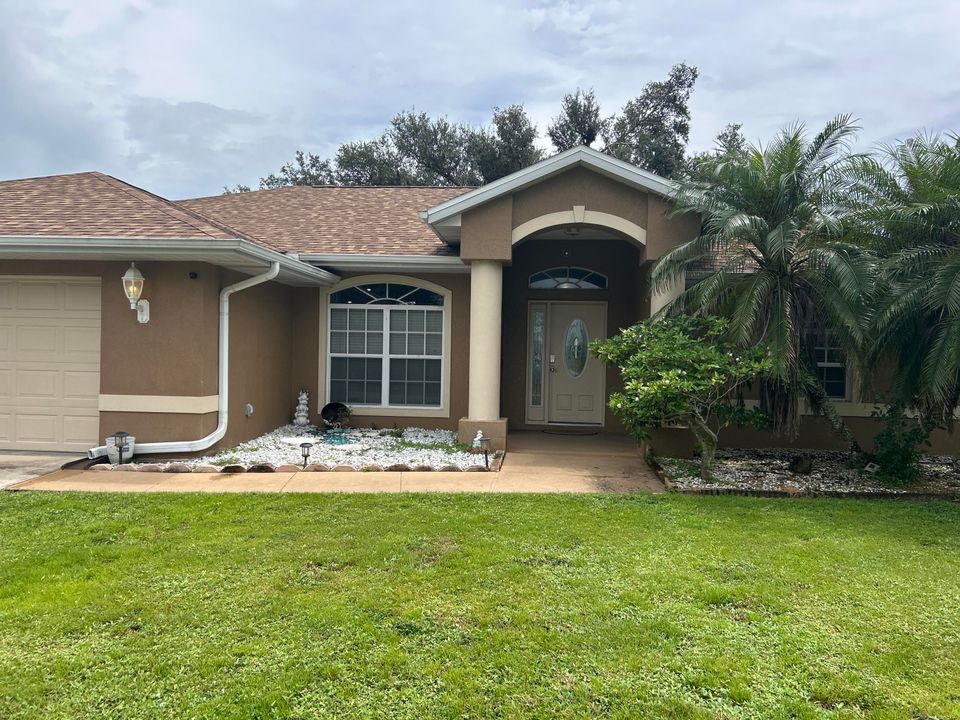 For Rent: $2,400 (4 beds, 2 baths, 1920 Square Feet)