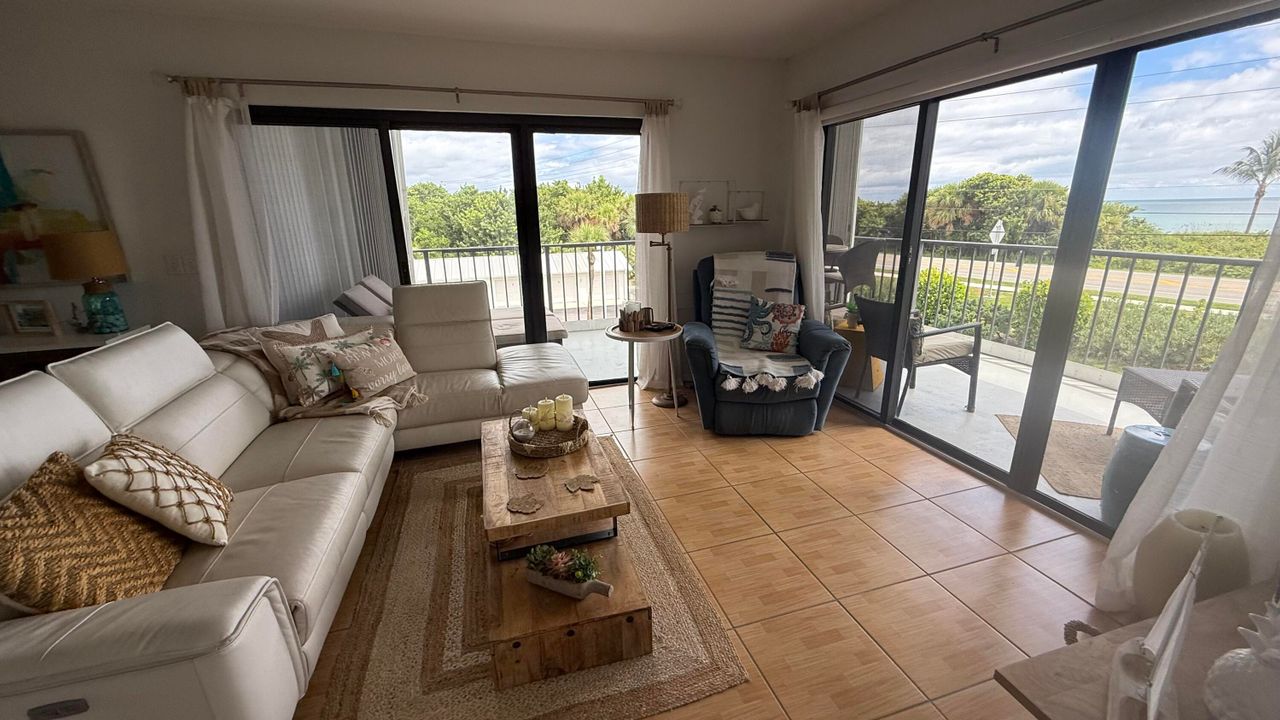 For Rent: $3,000 (2 beds, 2 baths, 1126 Square Feet)