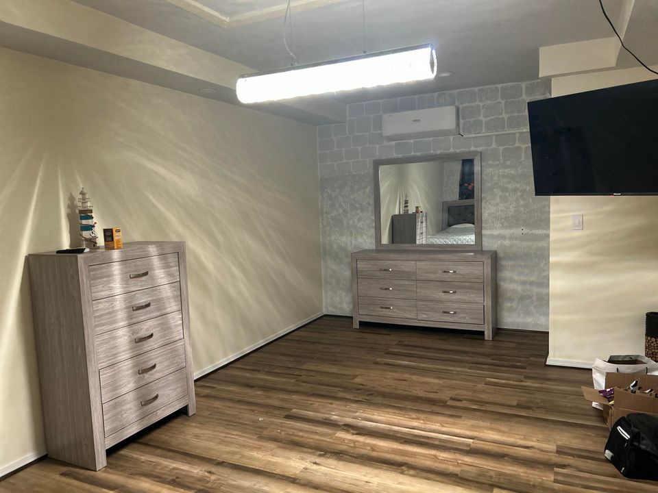 For Rent: $2,400 (4 beds, 2 baths, 1920 Square Feet)