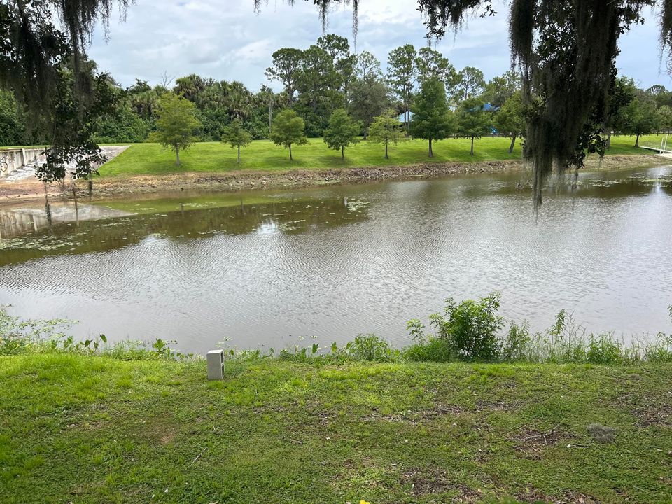 For Rent: $2,400 (4 beds, 2 baths, 1920 Square Feet)