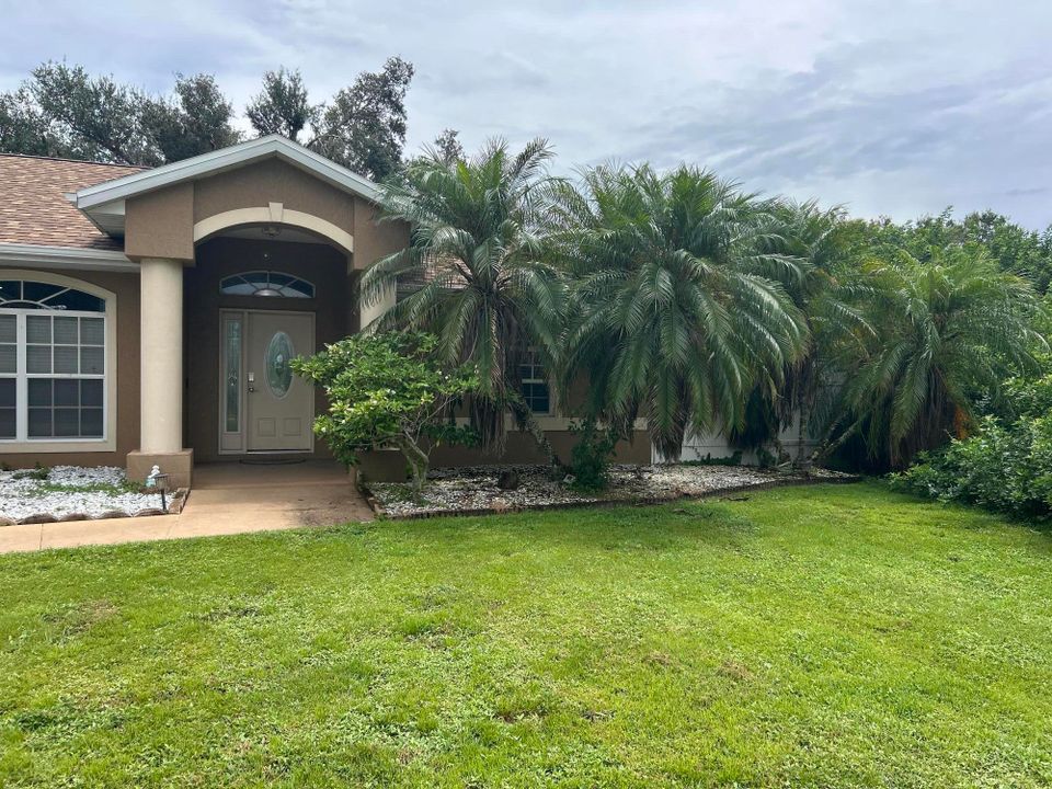 For Rent: $2,400 (4 beds, 2 baths, 1920 Square Feet)