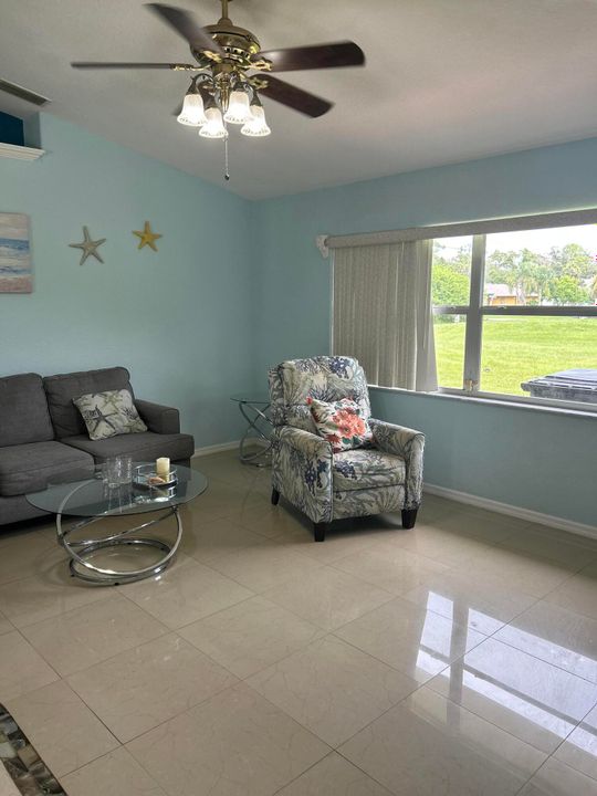 For Rent: $2,400 (4 beds, 2 baths, 1920 Square Feet)