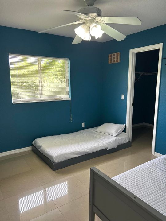 For Rent: $2,400 (4 beds, 2 baths, 1920 Square Feet)