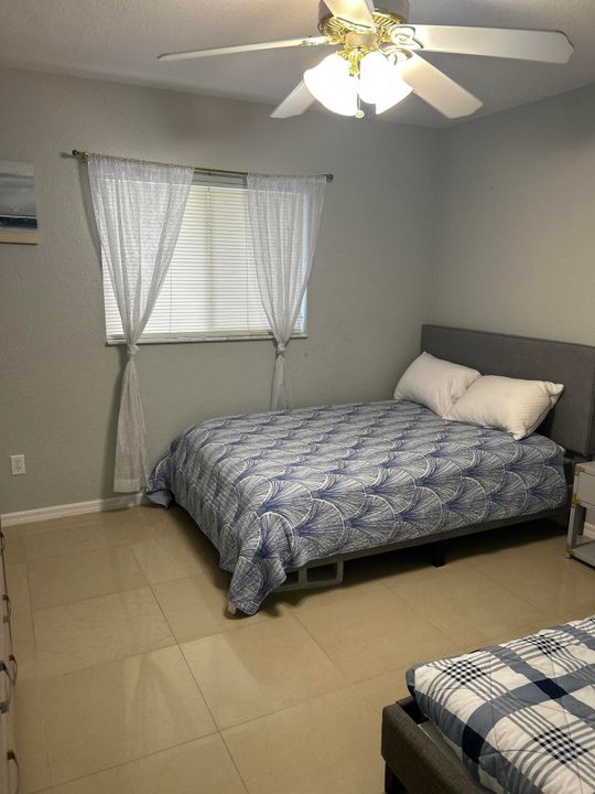 For Rent: $2,400 (4 beds, 2 baths, 1920 Square Feet)