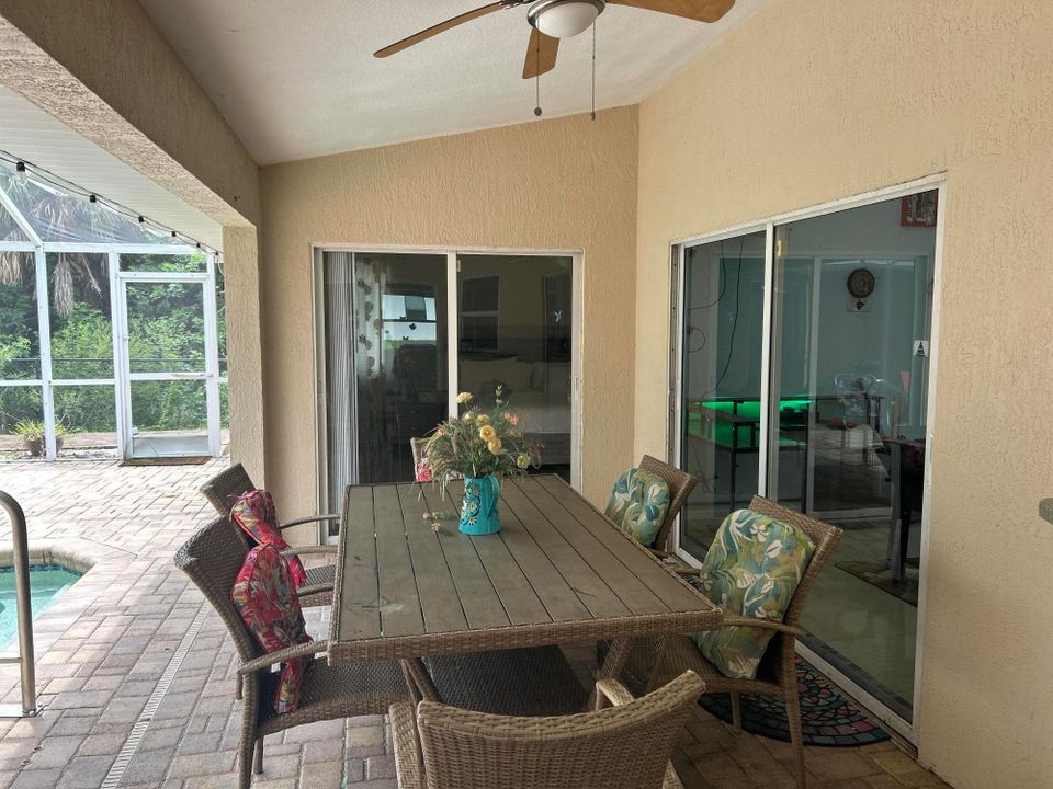 For Rent: $2,400 (4 beds, 2 baths, 1920 Square Feet)