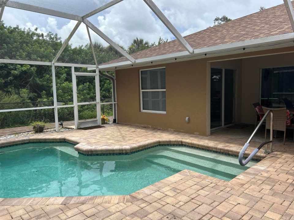 For Rent: $2,400 (4 beds, 2 baths, 1920 Square Feet)