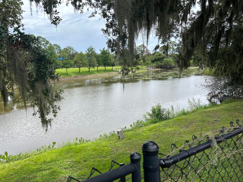 For Rent: $2,400 (4 beds, 2 baths, 1920 Square Feet)