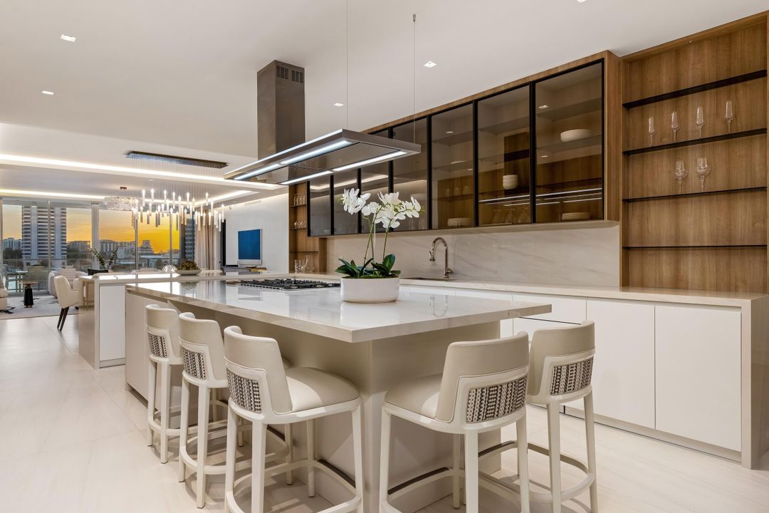 На продажу: $11,995,000 (4 спален, 3 ванн, 4205 Квадратных фут)