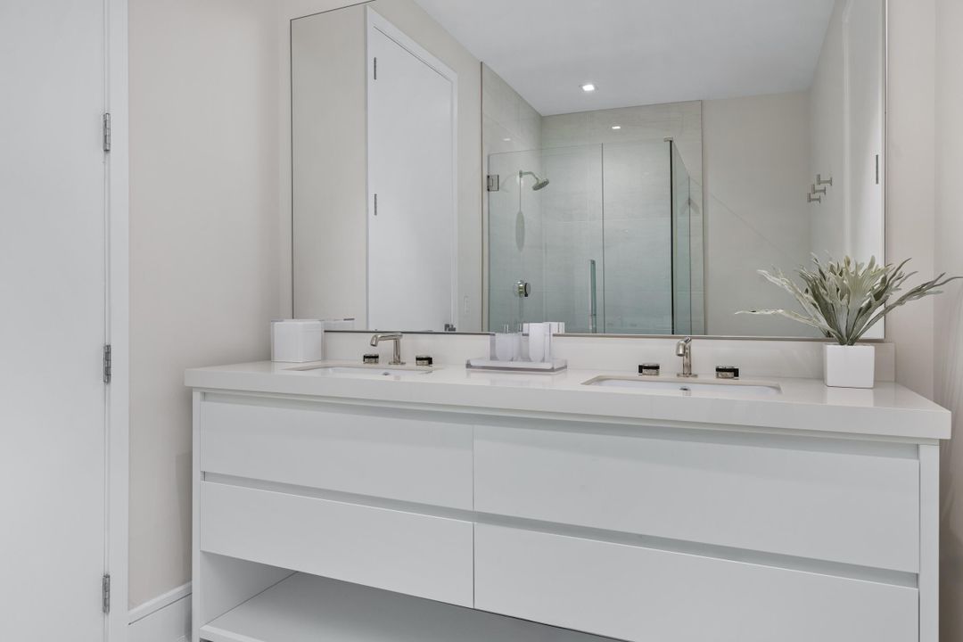 На продажу: $11,995,000 (4 спален, 3 ванн, 4205 Квадратных фут)