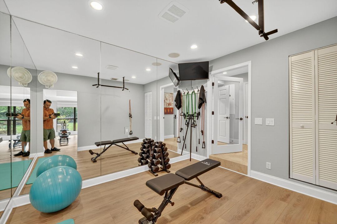 待售: $1,499,999 (5 贝兹, 3 浴室, 5450 平方英尺)