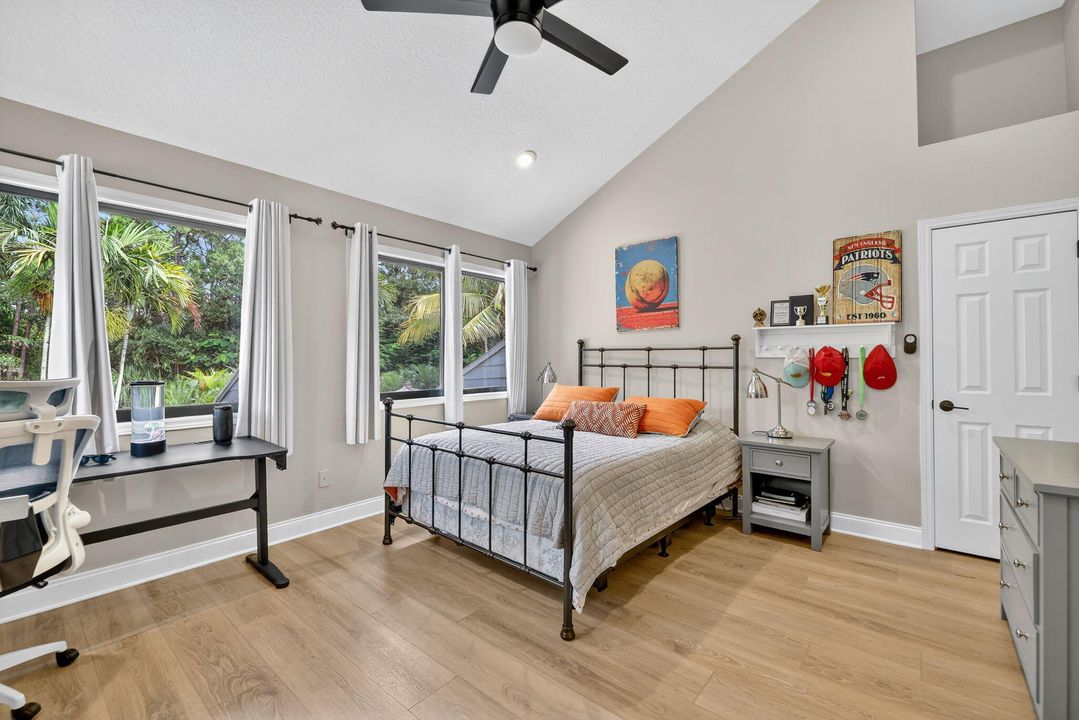 待售: $1,499,999 (5 贝兹, 3 浴室, 5450 平方英尺)