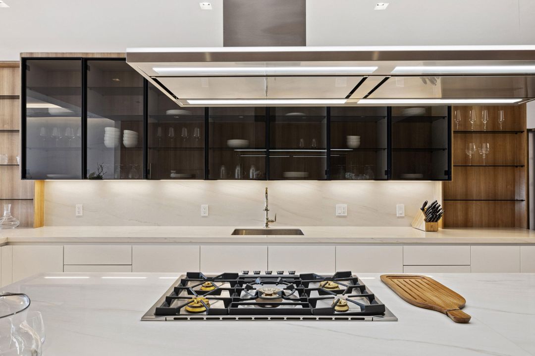 На продажу: $11,995,000 (4 спален, 3 ванн, 4205 Квадратных фут)