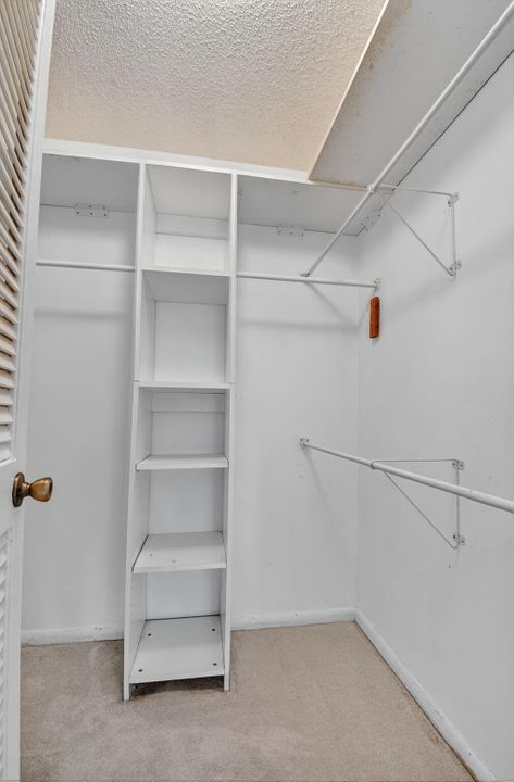 Active With Contract: $120,000 (2 beds, 2 baths, 1097 Square Feet)