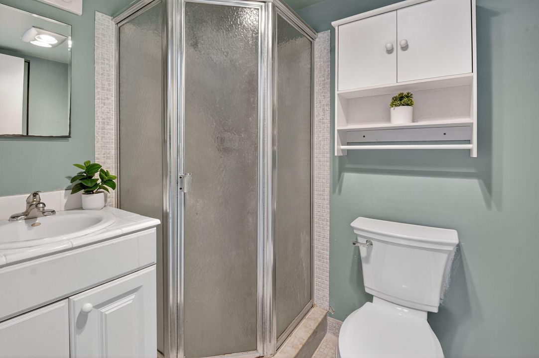 Active With Contract: $120,000 (2 beds, 2 baths, 1097 Square Feet)