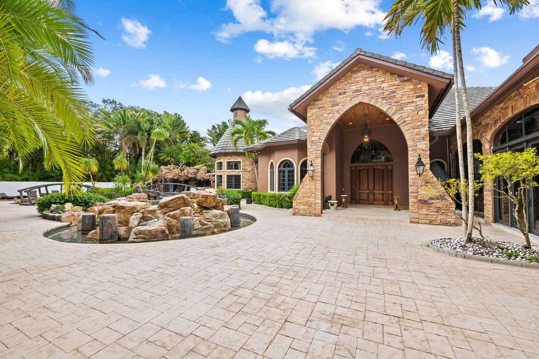 待售: $6,850,000 (7 贝兹, 8 浴室, 14371 平方英尺)