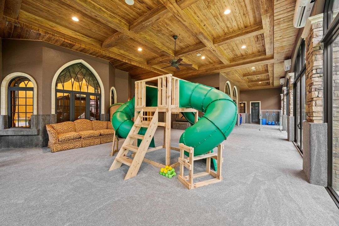 待售: $6,850,000 (7 贝兹, 8 浴室, 14371 平方英尺)