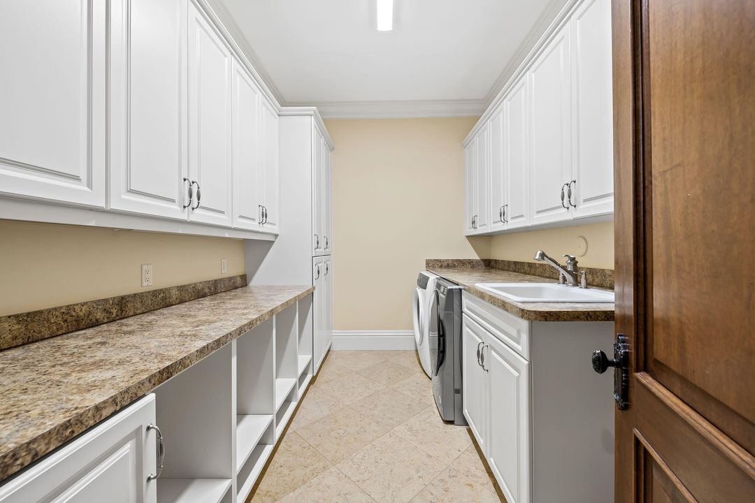 待售: $6,850,000 (7 贝兹, 8 浴室, 14371 平方英尺)