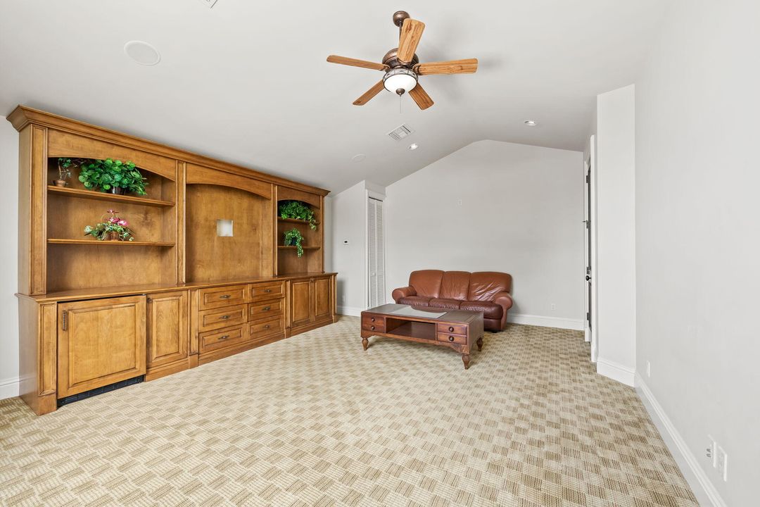 待售: $6,850,000 (7 贝兹, 8 浴室, 14371 平方英尺)