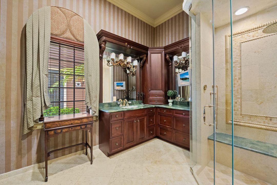 待售: $6,850,000 (7 贝兹, 8 浴室, 14371 平方英尺)