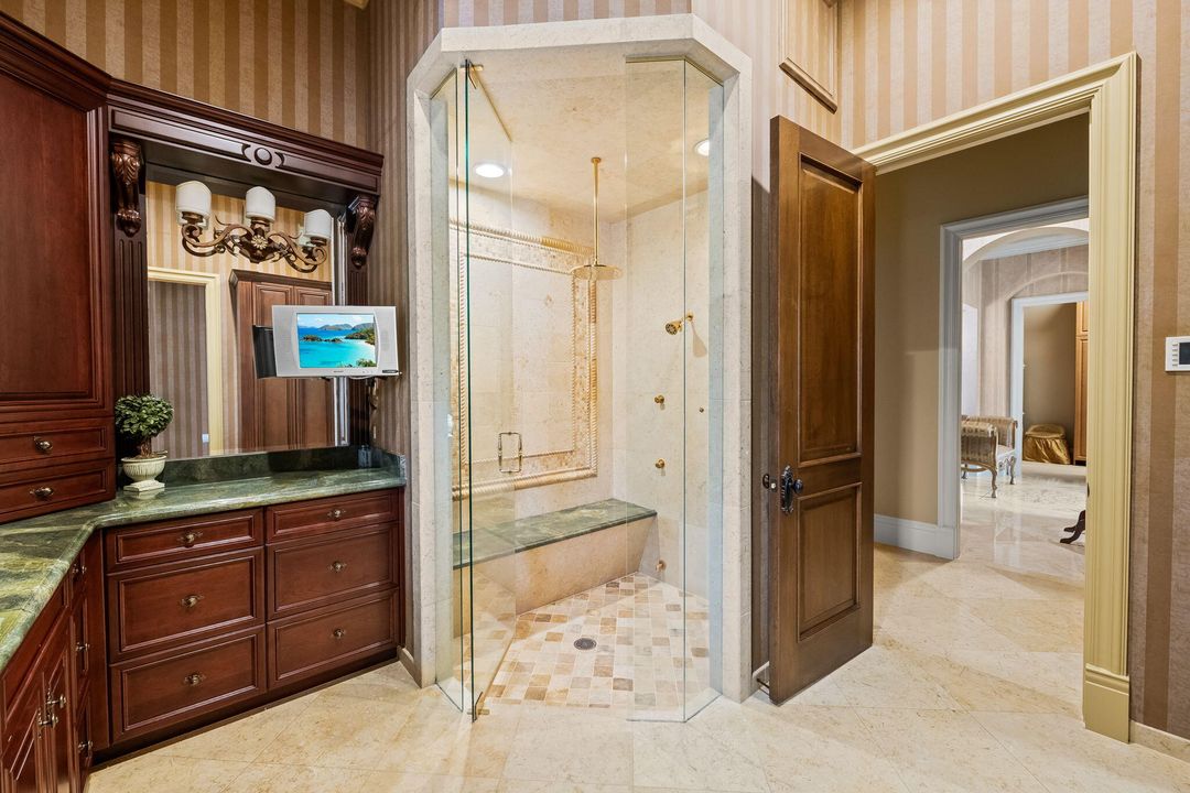 待售: $6,850,000 (7 贝兹, 8 浴室, 14371 平方英尺)