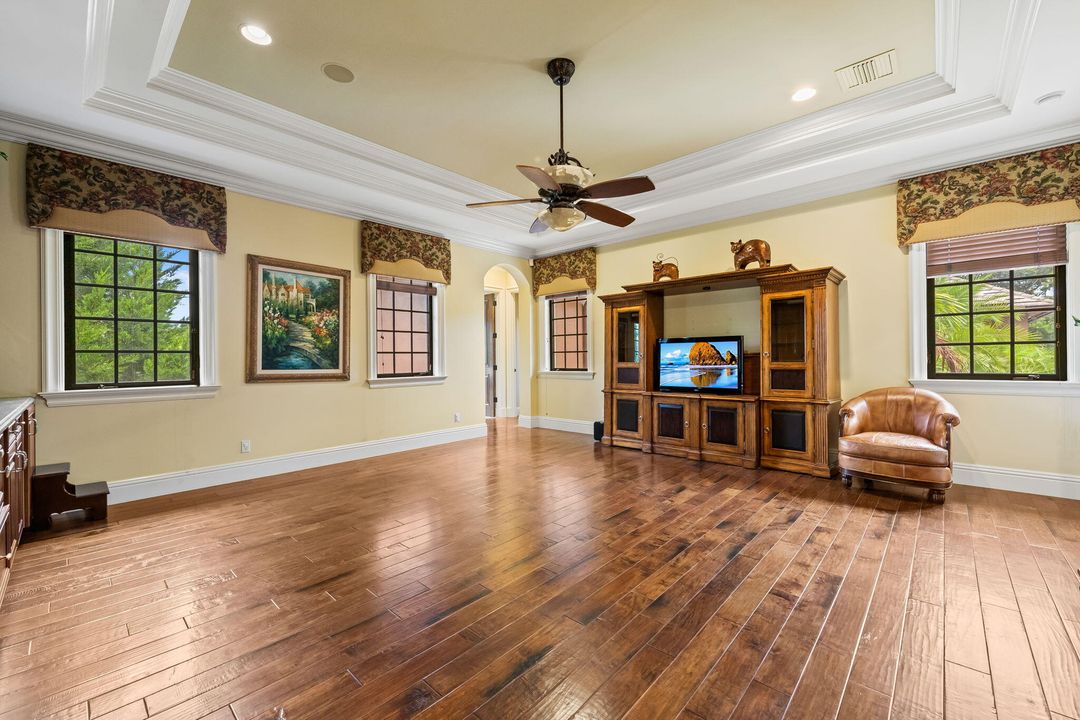 待售: $6,850,000 (7 贝兹, 8 浴室, 14371 平方英尺)