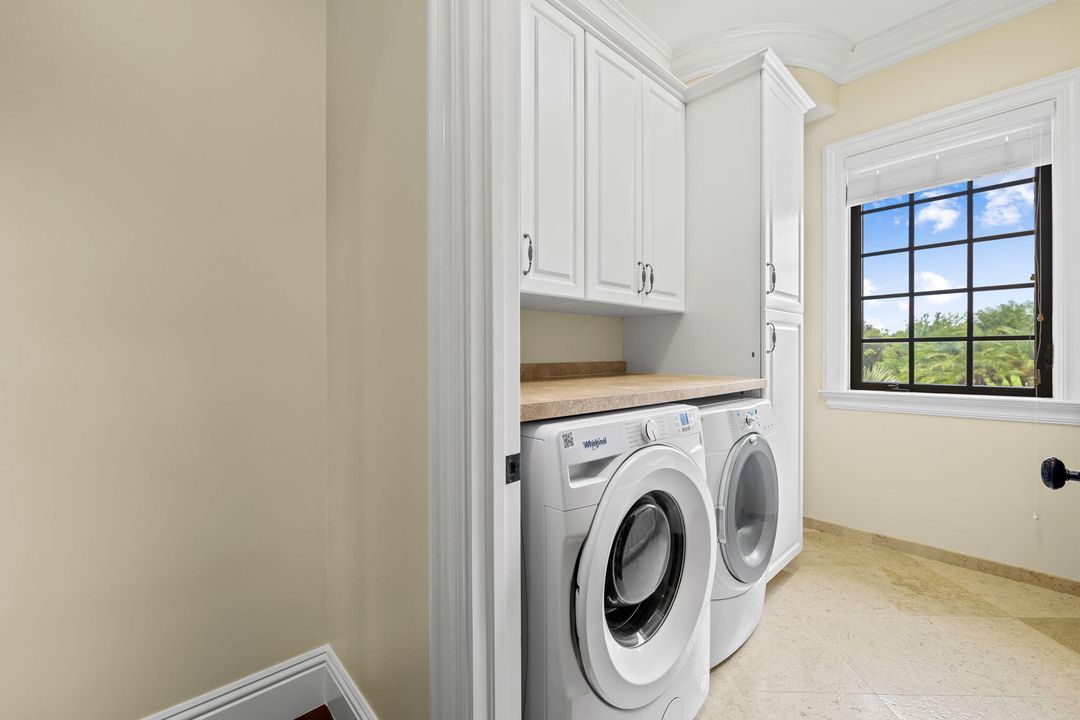 待售: $6,850,000 (7 贝兹, 8 浴室, 14371 平方英尺)