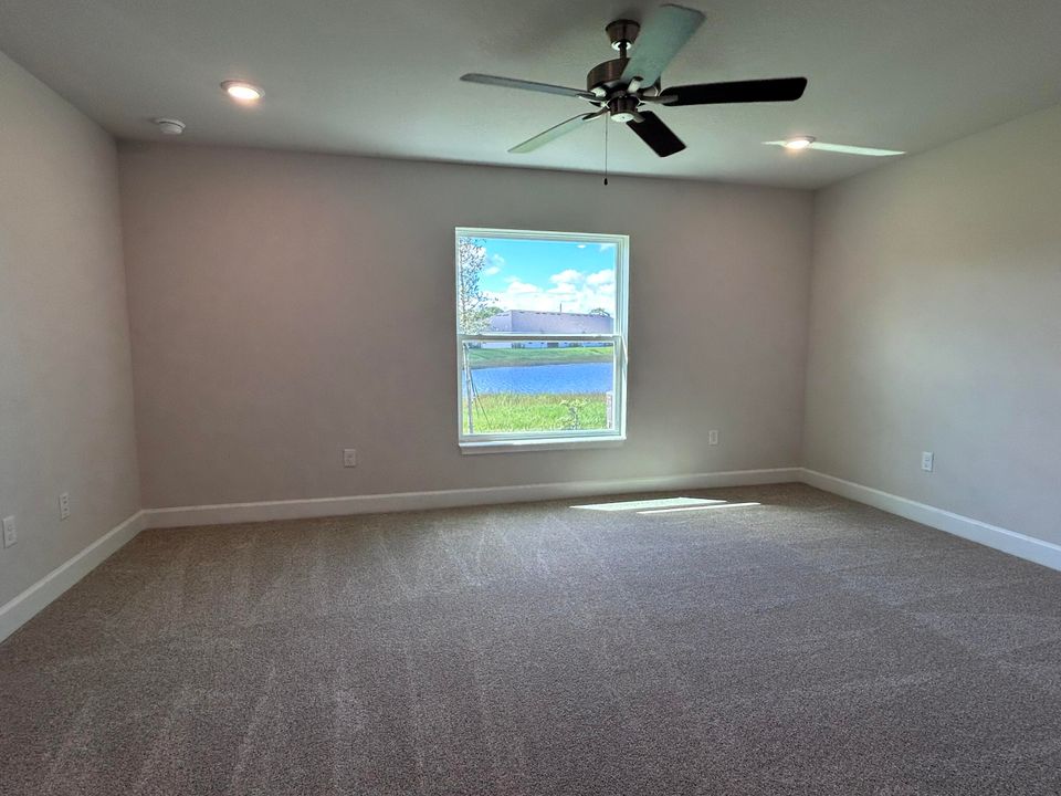 Active With Contract: $322,924 (3 beds, 2 baths, 1776 Square Feet)