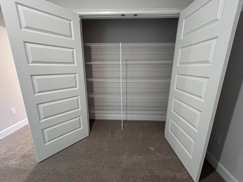 Active With Contract: $322,924 (3 beds, 2 baths, 1776 Square Feet)