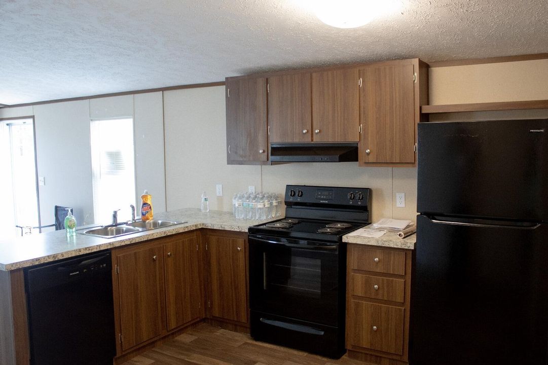 待售: $204,900 (3 贝兹, 2 浴室, 924 平方英尺)