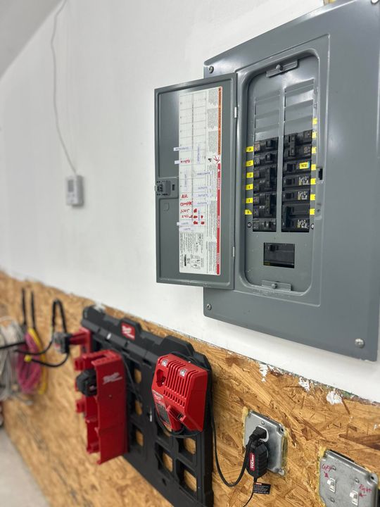 For Sale: $255,000 (2 beds, 1 baths, 528 Square Feet)