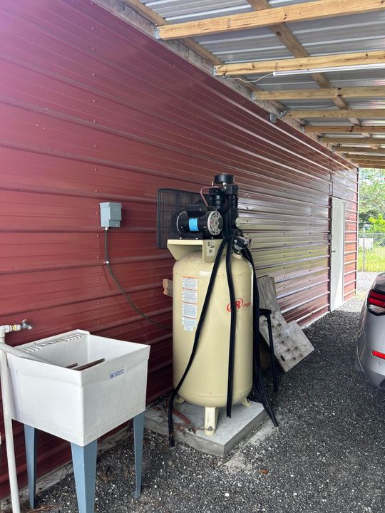 For Sale: $255,000 (2 beds, 1 baths, 528 Square Feet)