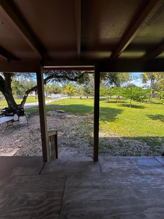 For Sale: $255,000 (2 beds, 1 baths, 528 Square Feet)