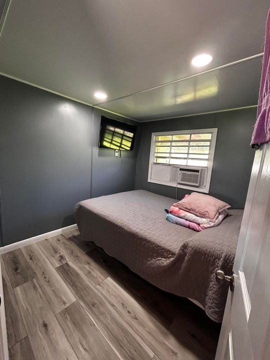 For Sale: $255,000 (2 beds, 1 baths, 528 Square Feet)