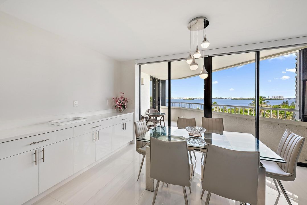 合同活跃: $7,500 (2 贝兹, 2 浴室, 1823 平方英尺)