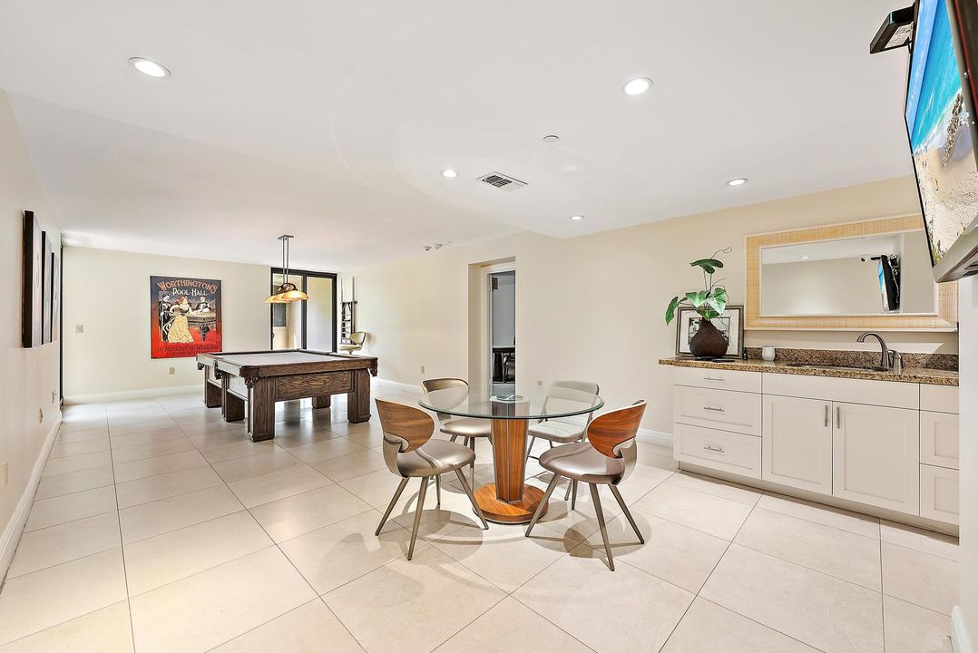 合同活跃: $7,500 (2 贝兹, 2 浴室, 1823 平方英尺)