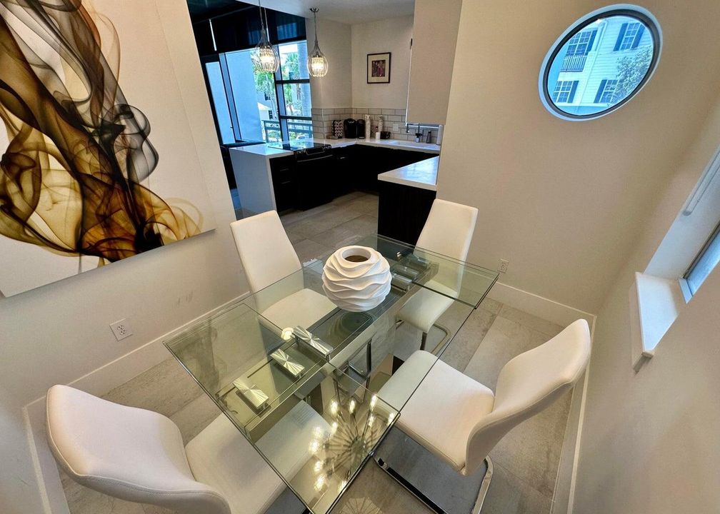 Active With Contract: $4,250 (1 beds, 1 baths, 1018 Square Feet)