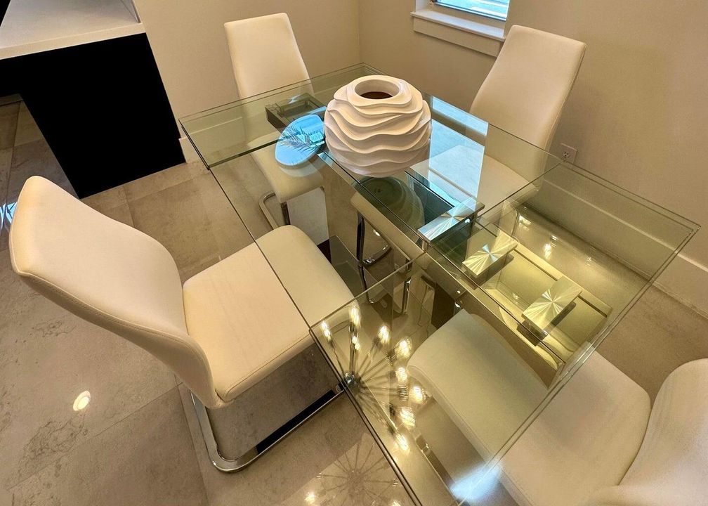 Active With Contract: $4,250 (1 beds, 1 baths, 1018 Square Feet)