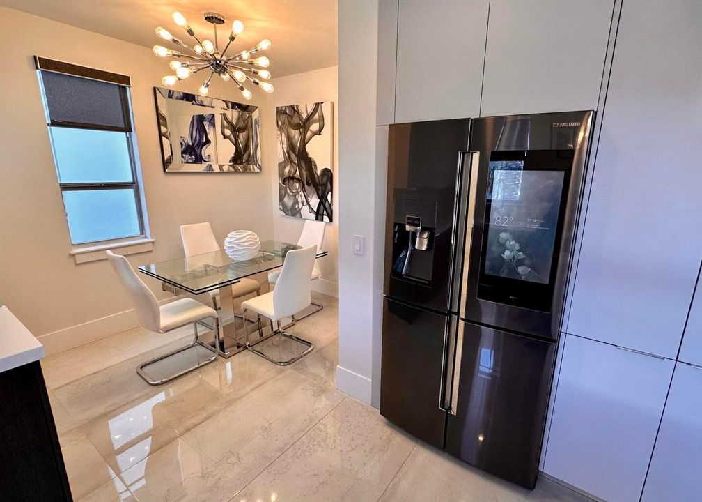 Active With Contract: $4,250 (1 beds, 1 baths, 1018 Square Feet)