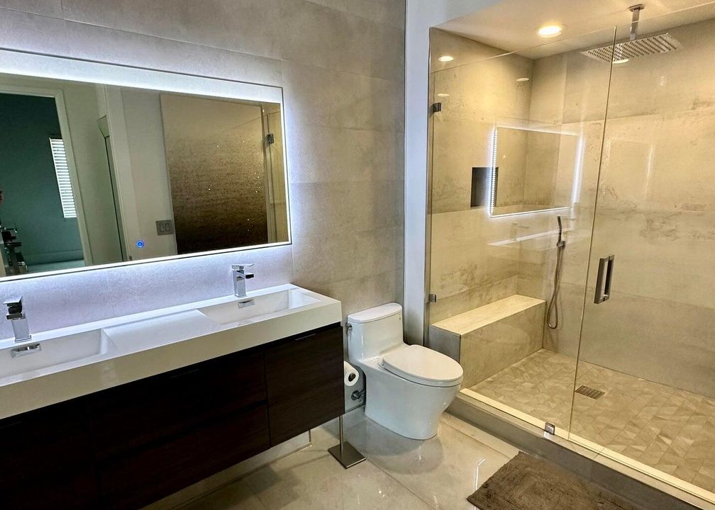 Active With Contract: $4,250 (1 beds, 1 baths, 1018 Square Feet)