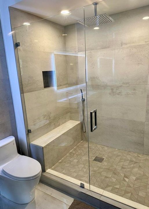 Active With Contract: $4,250 (1 beds, 1 baths, 1018 Square Feet)