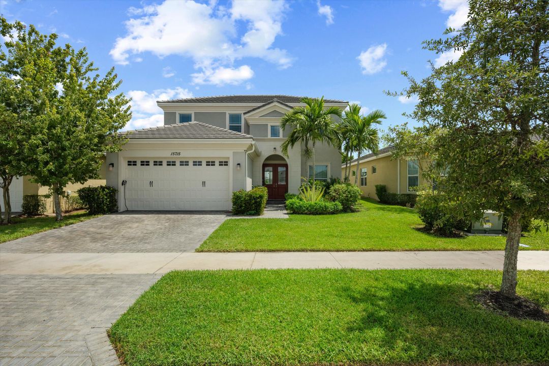 Active With Contract: $699,990 (4 beds, 3 baths, 2165 Square Feet)