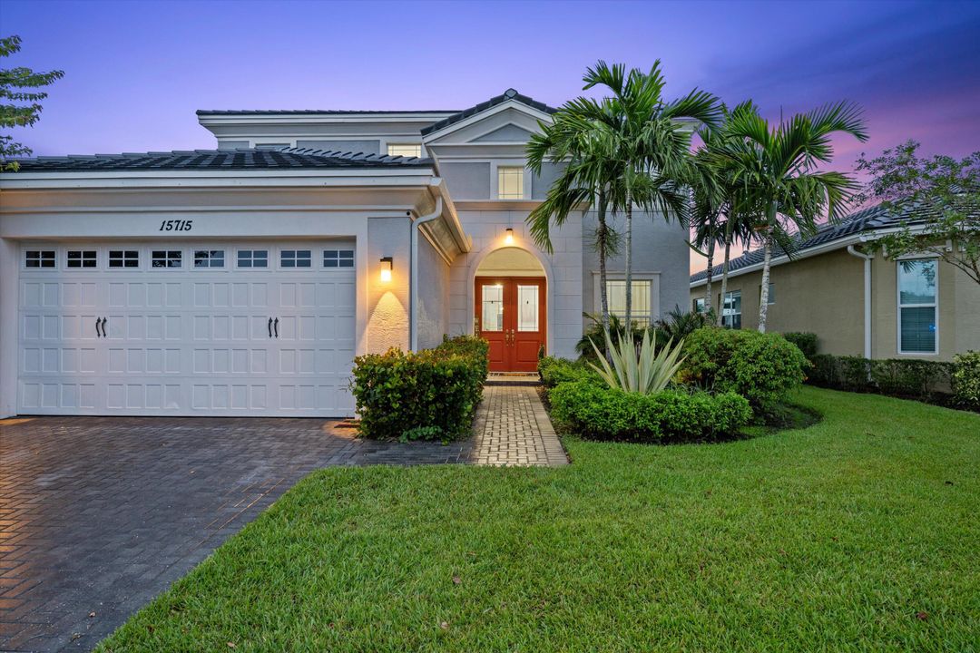 Active With Contract: $699,990 (4 beds, 3 baths, 2165 Square Feet)