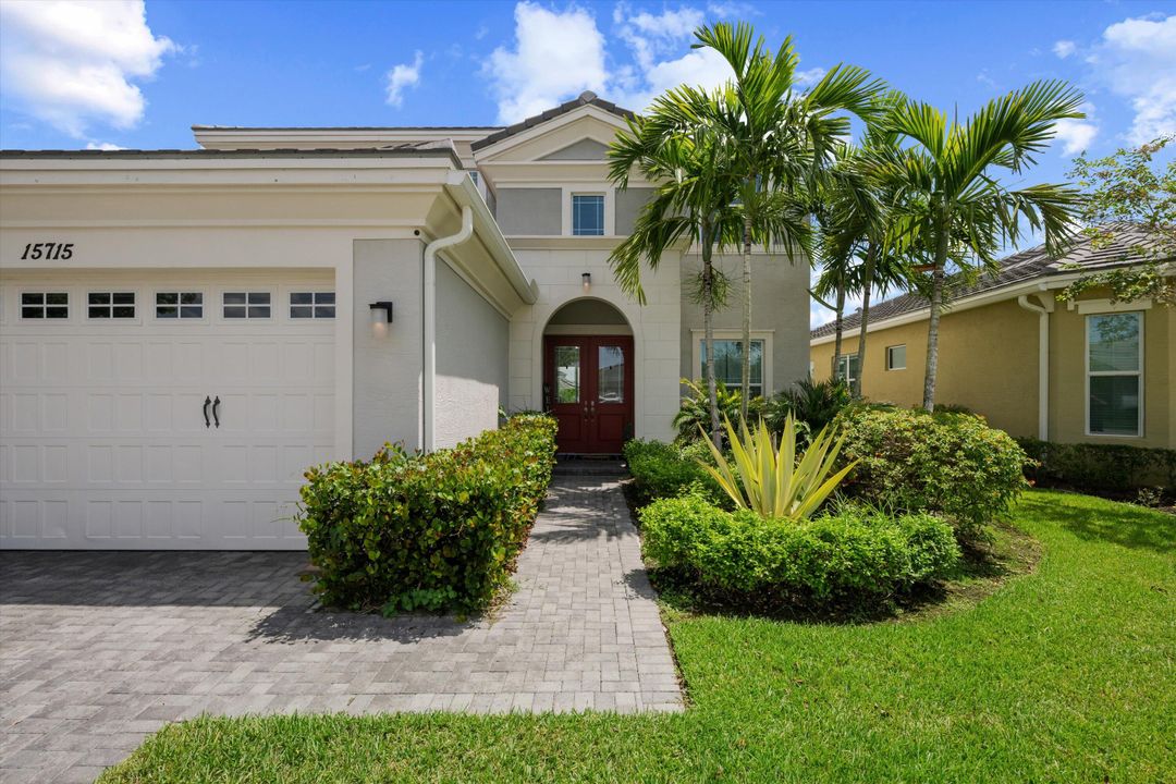 Active With Contract: $699,990 (4 beds, 3 baths, 2165 Square Feet)