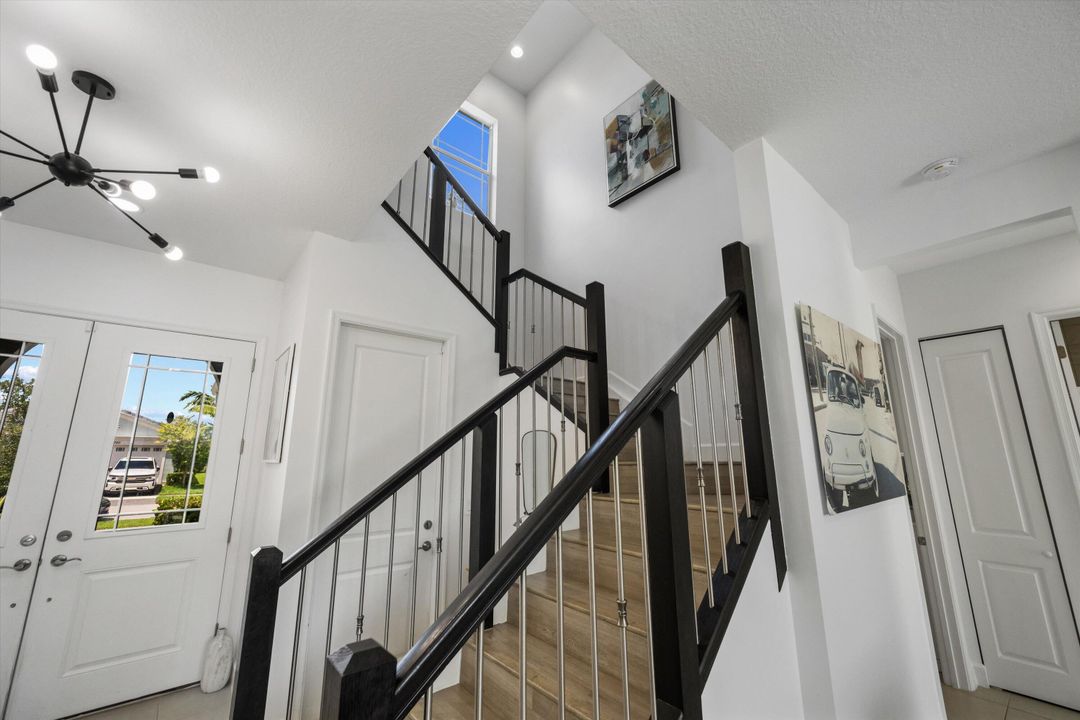 Active With Contract: $699,990 (4 beds, 3 baths, 2165 Square Feet)