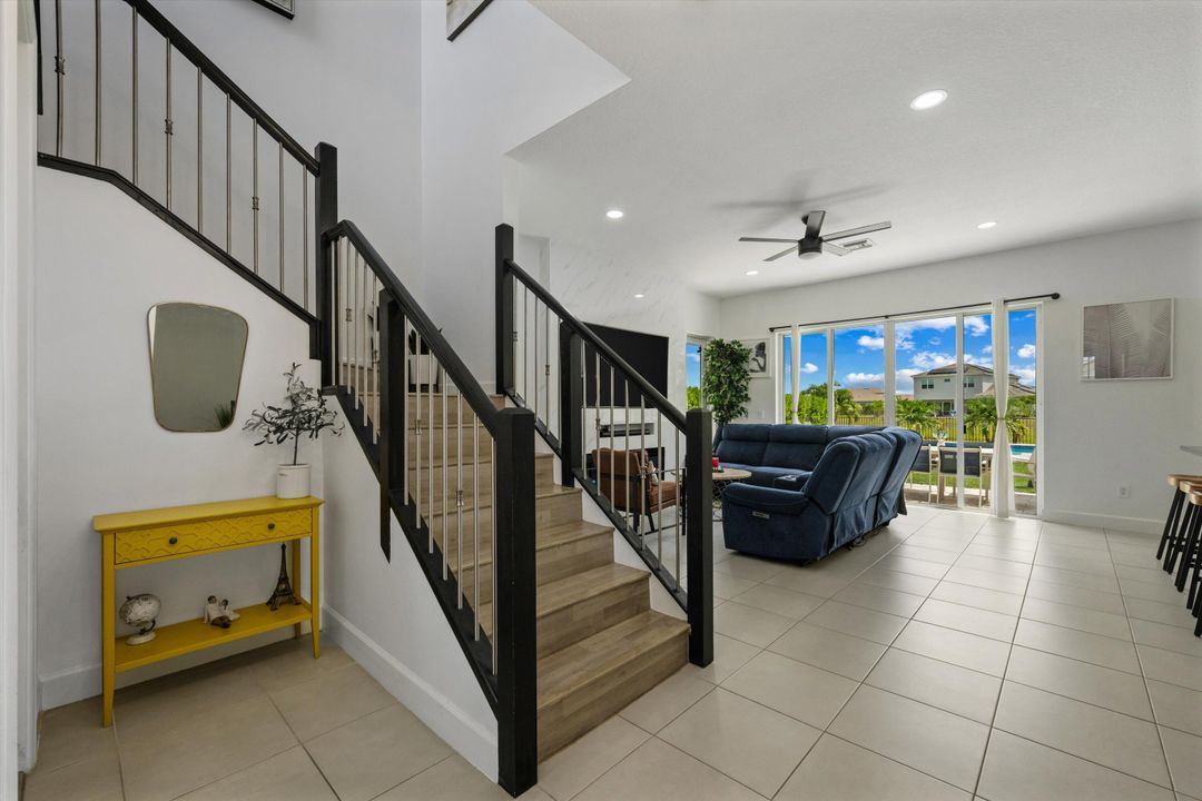 Active With Contract: $699,990 (4 beds, 3 baths, 2165 Square Feet)