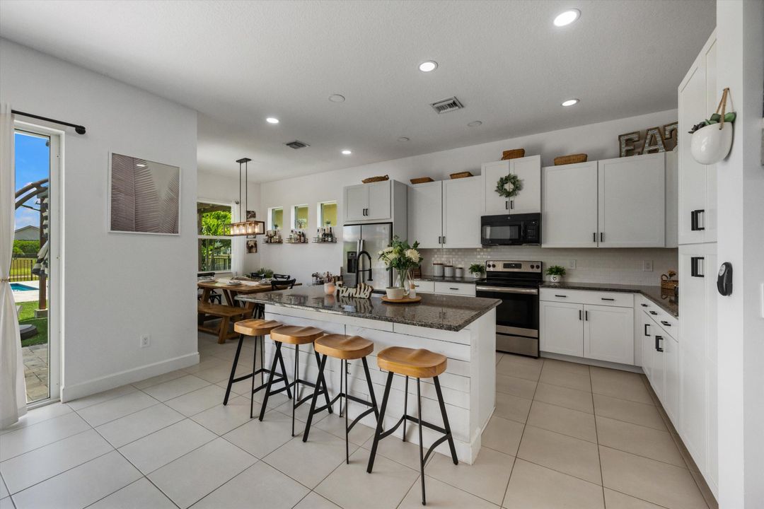 Active With Contract: $699,990 (4 beds, 3 baths, 2165 Square Feet)