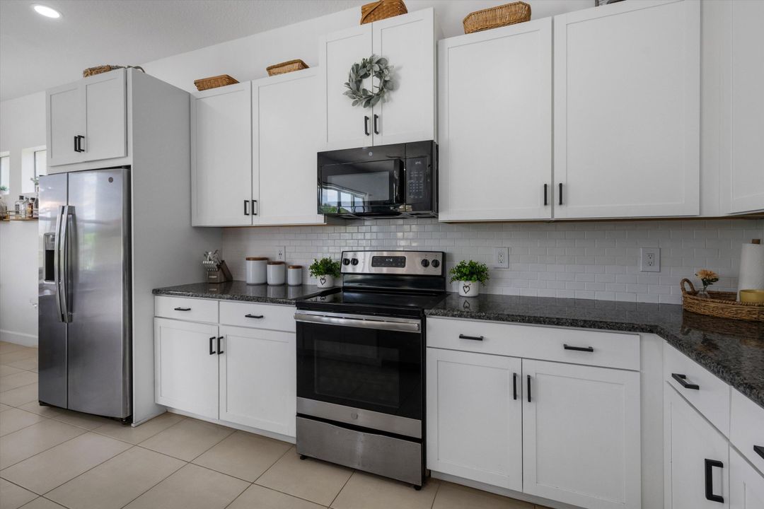 Active With Contract: $699,990 (4 beds, 3 baths, 2165 Square Feet)