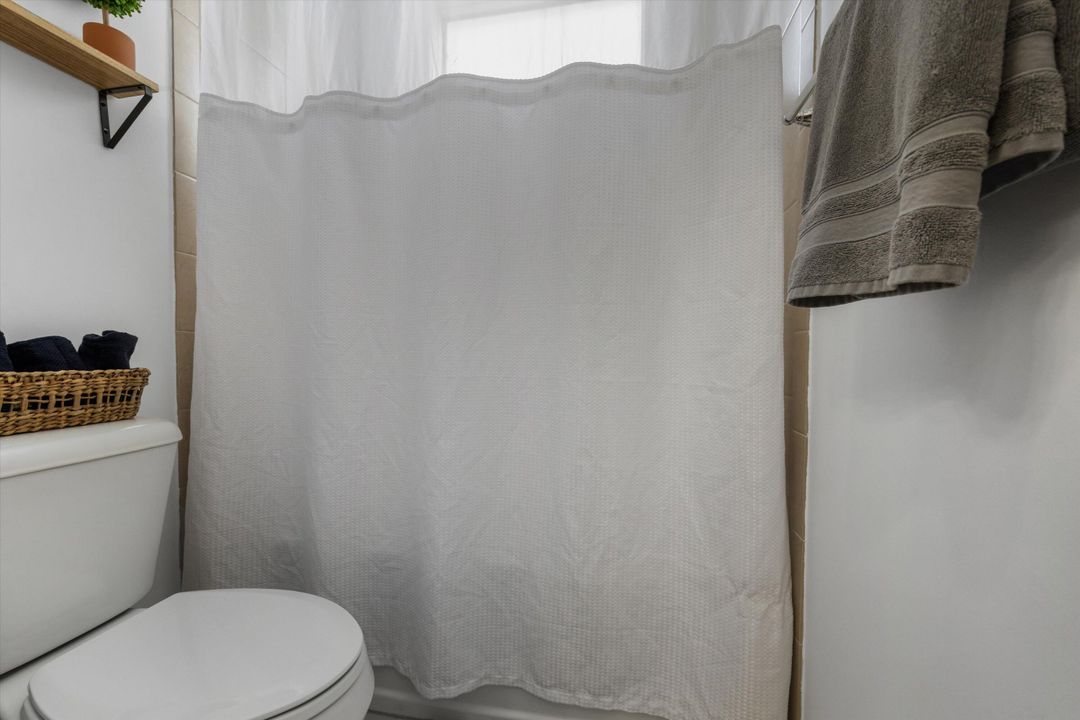 Active With Contract: $699,990 (4 beds, 3 baths, 2165 Square Feet)