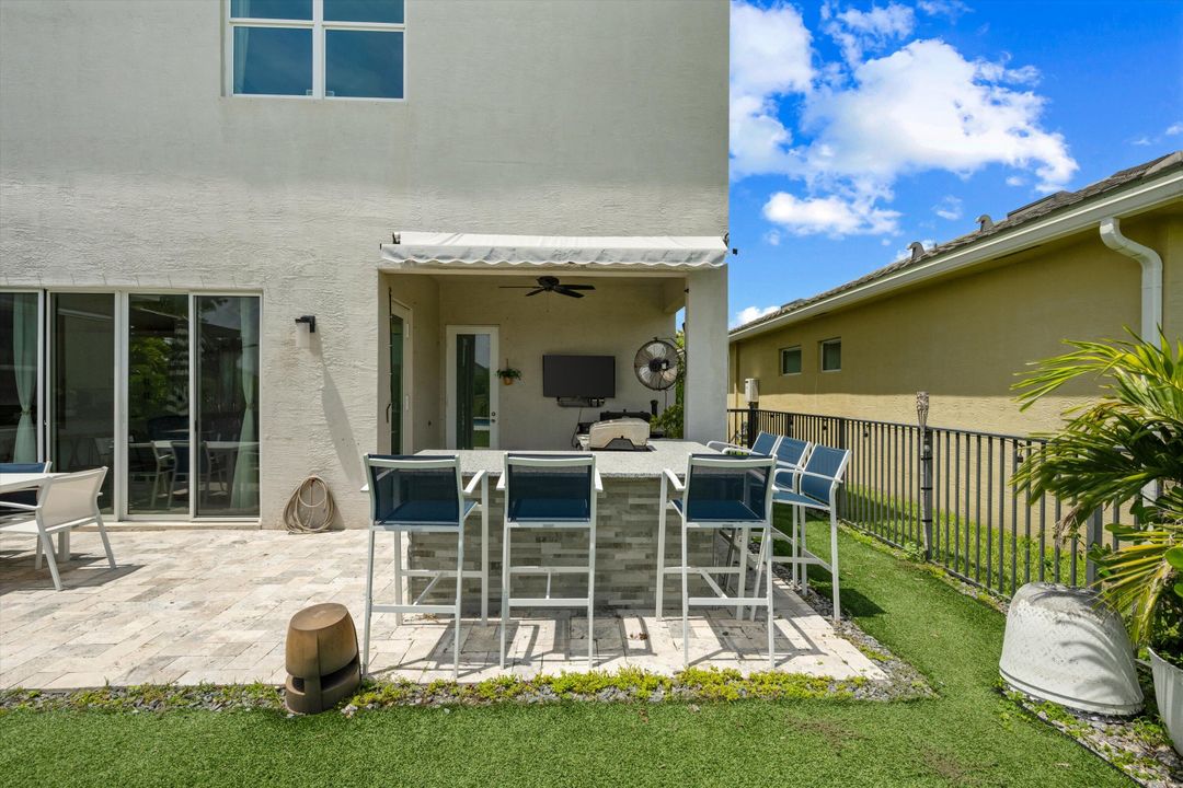 Active With Contract: $699,990 (4 beds, 3 baths, 2165 Square Feet)