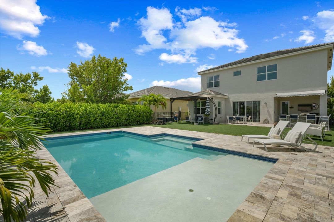 Active With Contract: $699,990 (4 beds, 3 baths, 2165 Square Feet)